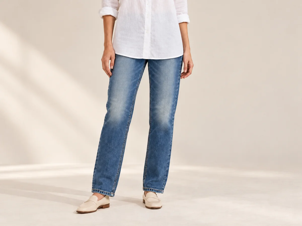 Illustrative styling example where a long shirt obscures the waistband and front pockets